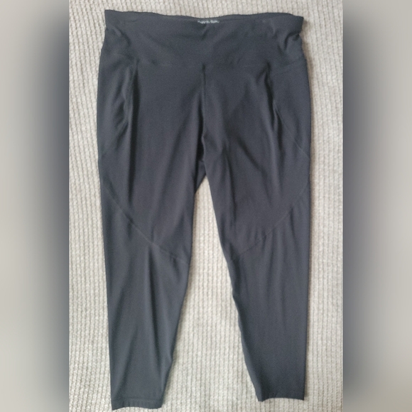 SWEATY BETTY 12 - Picture 9 of 15